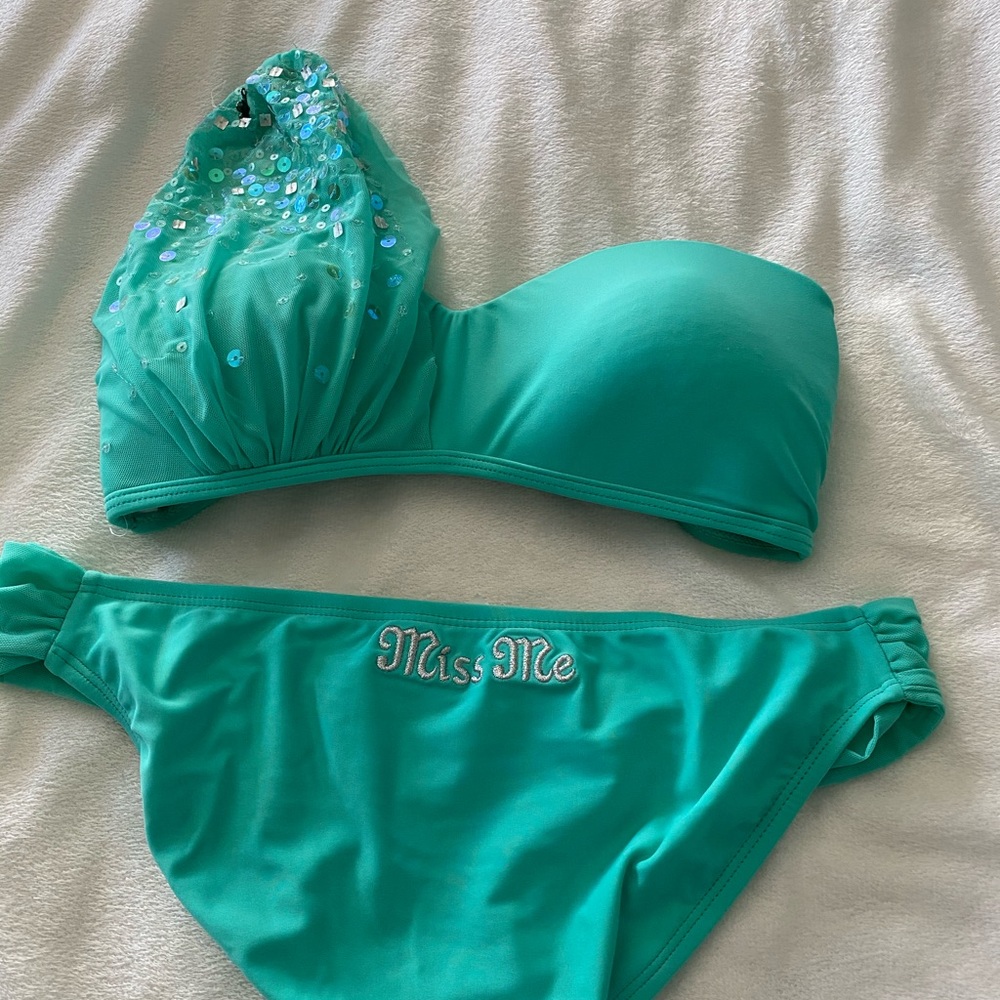 Bathing suit